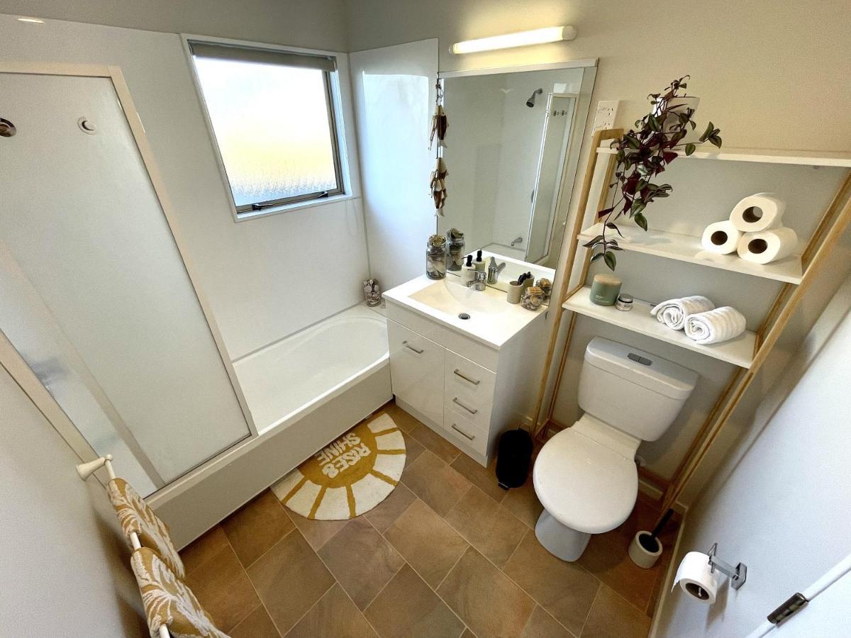 Papamoa Two Rooms & Kitchenette - Dogs Welcome Экстерьер фото